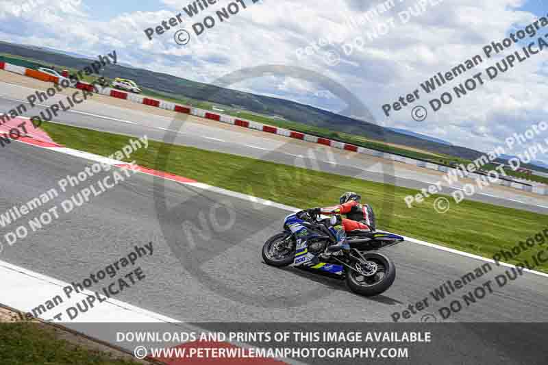 cadwell no limits trackday;cadwell park;cadwell park photographs;cadwell trackday photographs;enduro digital images;event digital images;eventdigitalimages;navarra;no limits trackdays;peter wileman photography;racing digital images;trackday digital images;trackday photos